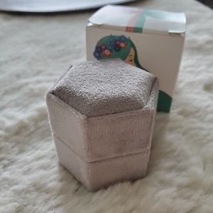 Velvet ring box